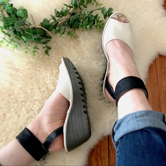 Fly London Shoes - Fly London • Yula Wedge Pump